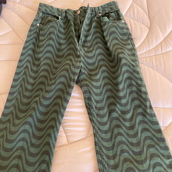 Beginning boutique: groovy green and black chevron print jeans - Picture 2 of 5